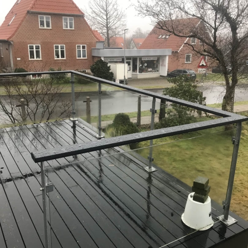 glasgelænder til træterrasse