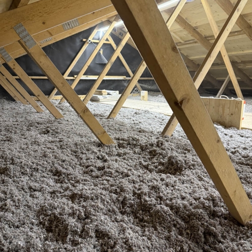 Isolering af loft med papiruld