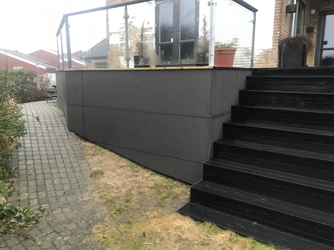 hævet træterrasse