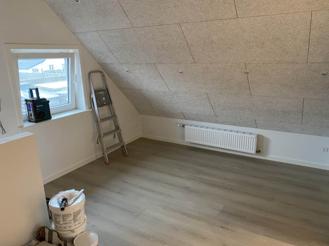 renovering af hus og nyt trægulv i Bramming